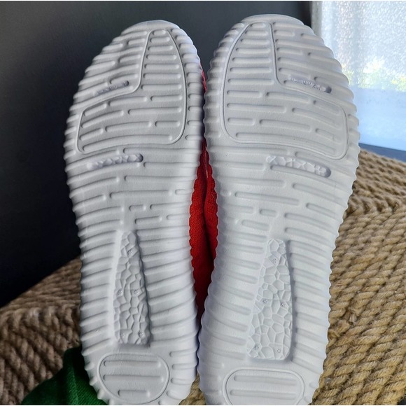 NWOT| BRAND UNKNOWN | SLIP ON SNEAKER - Picture 5 of 9